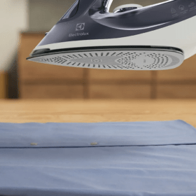 Plancha De Ropa Electrolux A Vapor Y Seco Experience Esi60 - Imagen 2